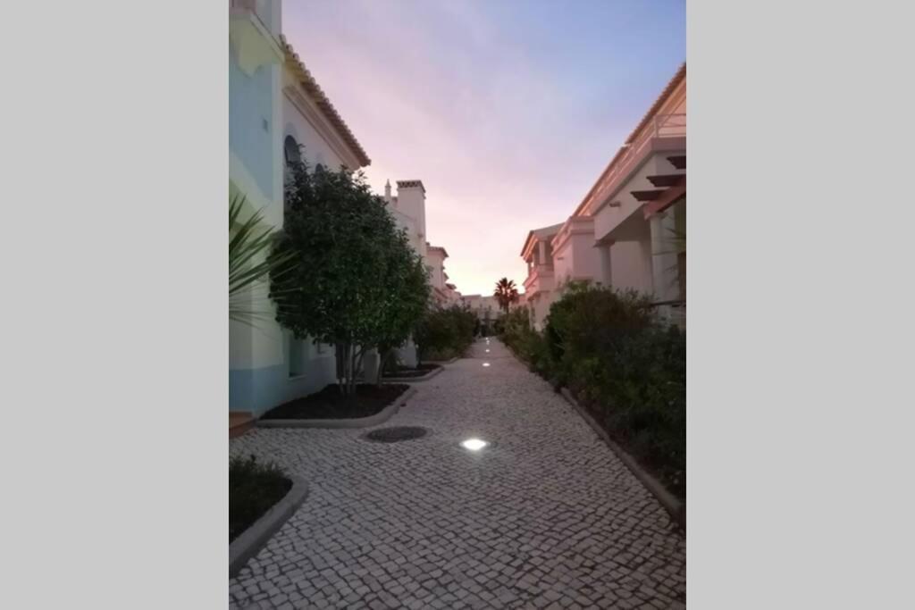 Komfortables Town House In Traumhafter Lage Budens Exterior photo